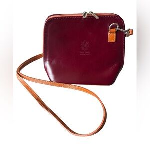Vera Pelle Italian leather crossbody bag. NWOT!!